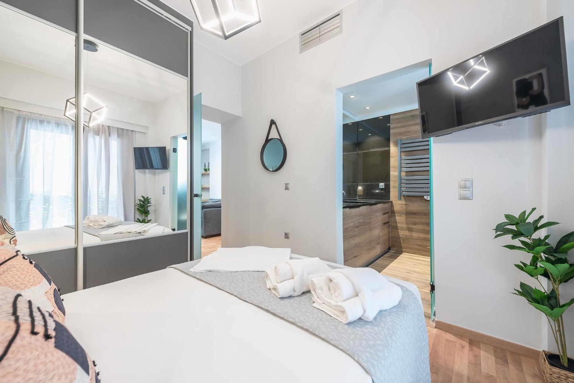 Newly Renovated Loft 1 Min Walk From Metro By Cloudkeys דירה אתונה