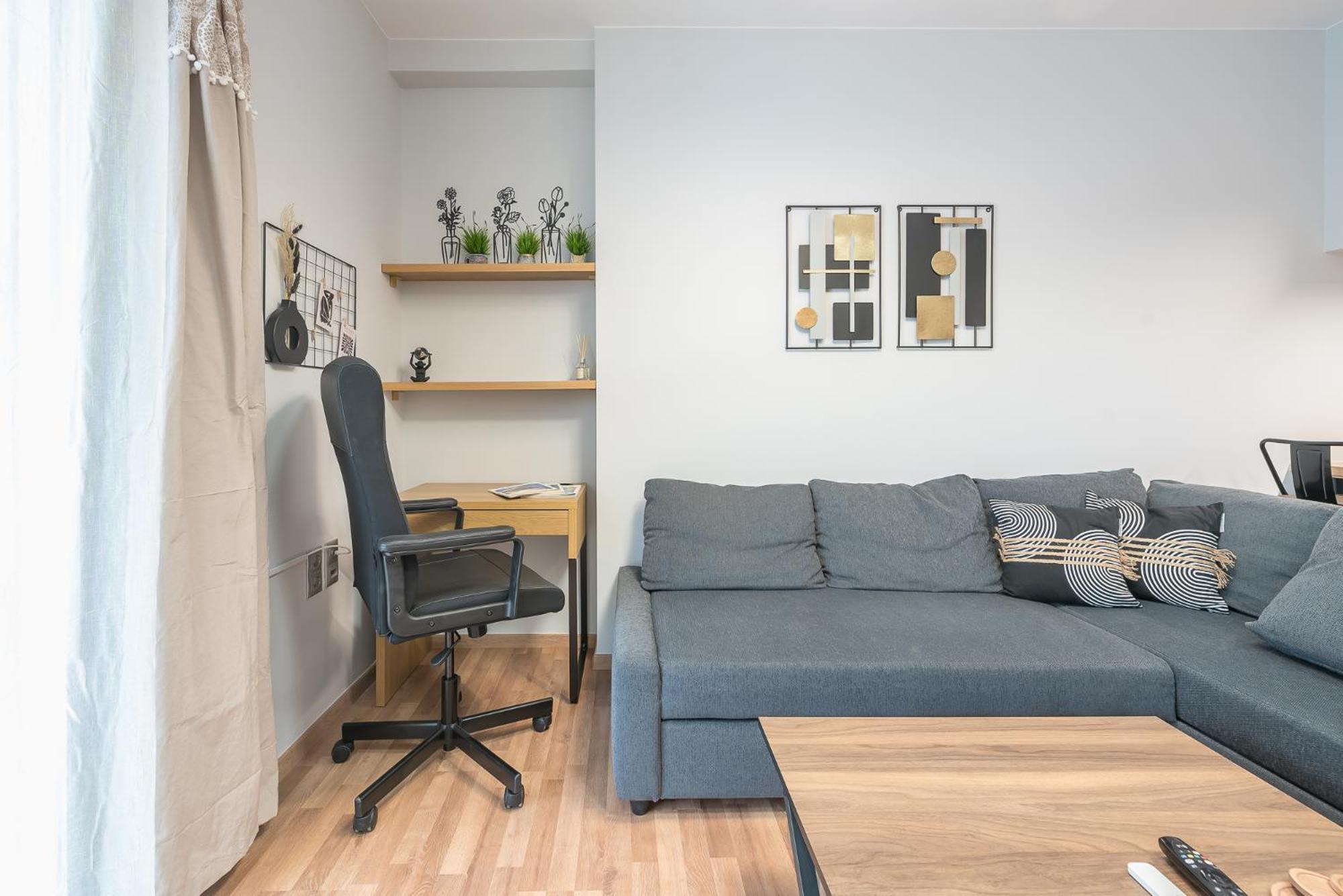 Newly Renovated Loft 1 Min Walk From Metro By Cloudkeys *