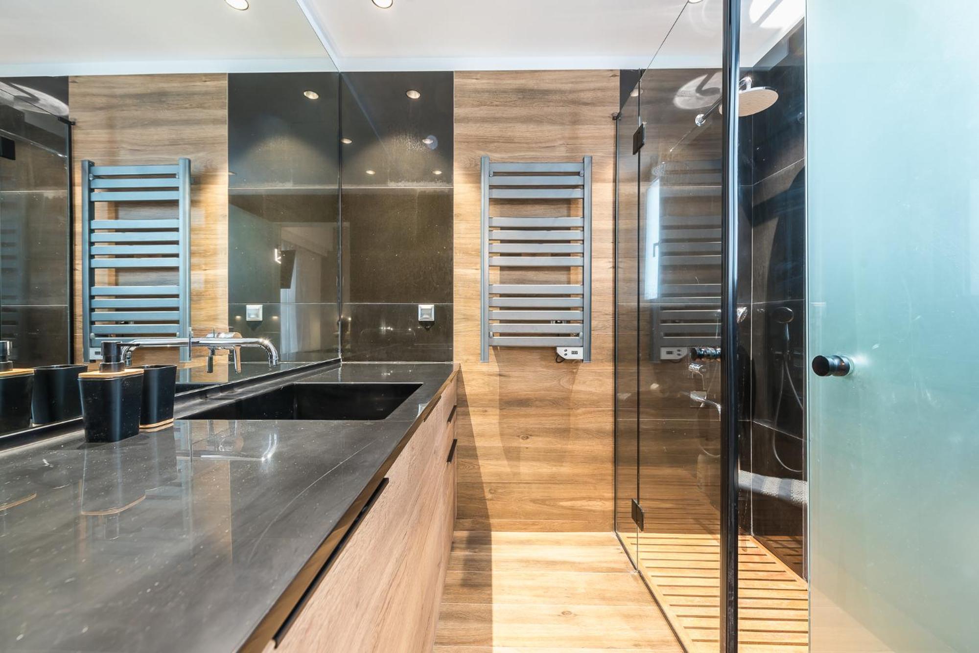 Newly Renovated Loft 1 Min Walk From Metro By Cloudkeys