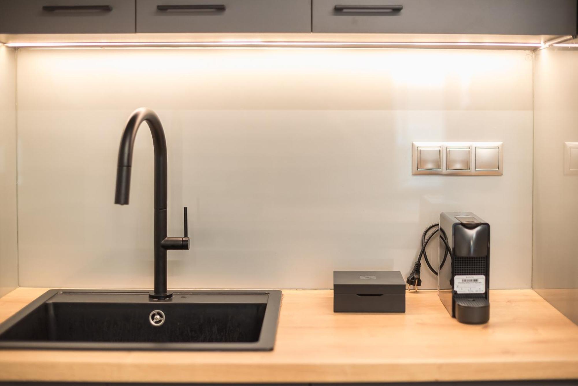 Daire Newly Renovated Loft 1 Min Walk From Metro By Cloudkeys *