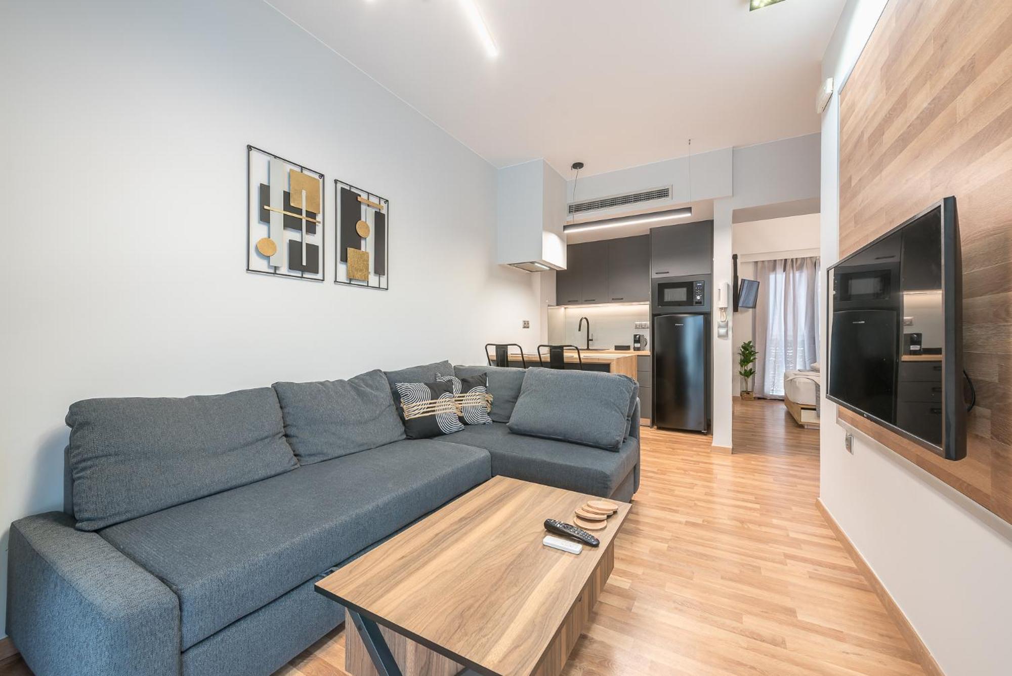 Newly Renovated Loft 1 Min Walk From Metro By Cloudkeys Atina
