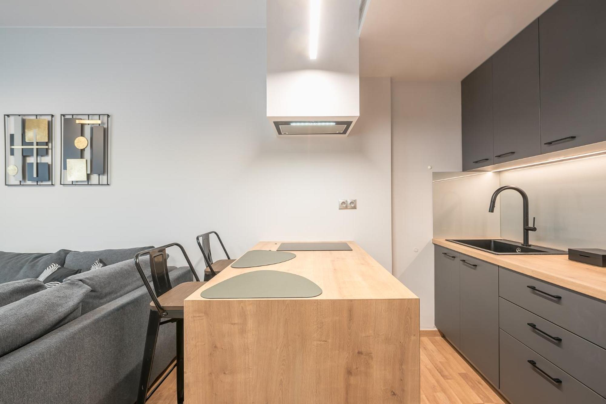 Daire Newly Renovated Loft 1 Min Walk From Metro By Cloudkeys Atina