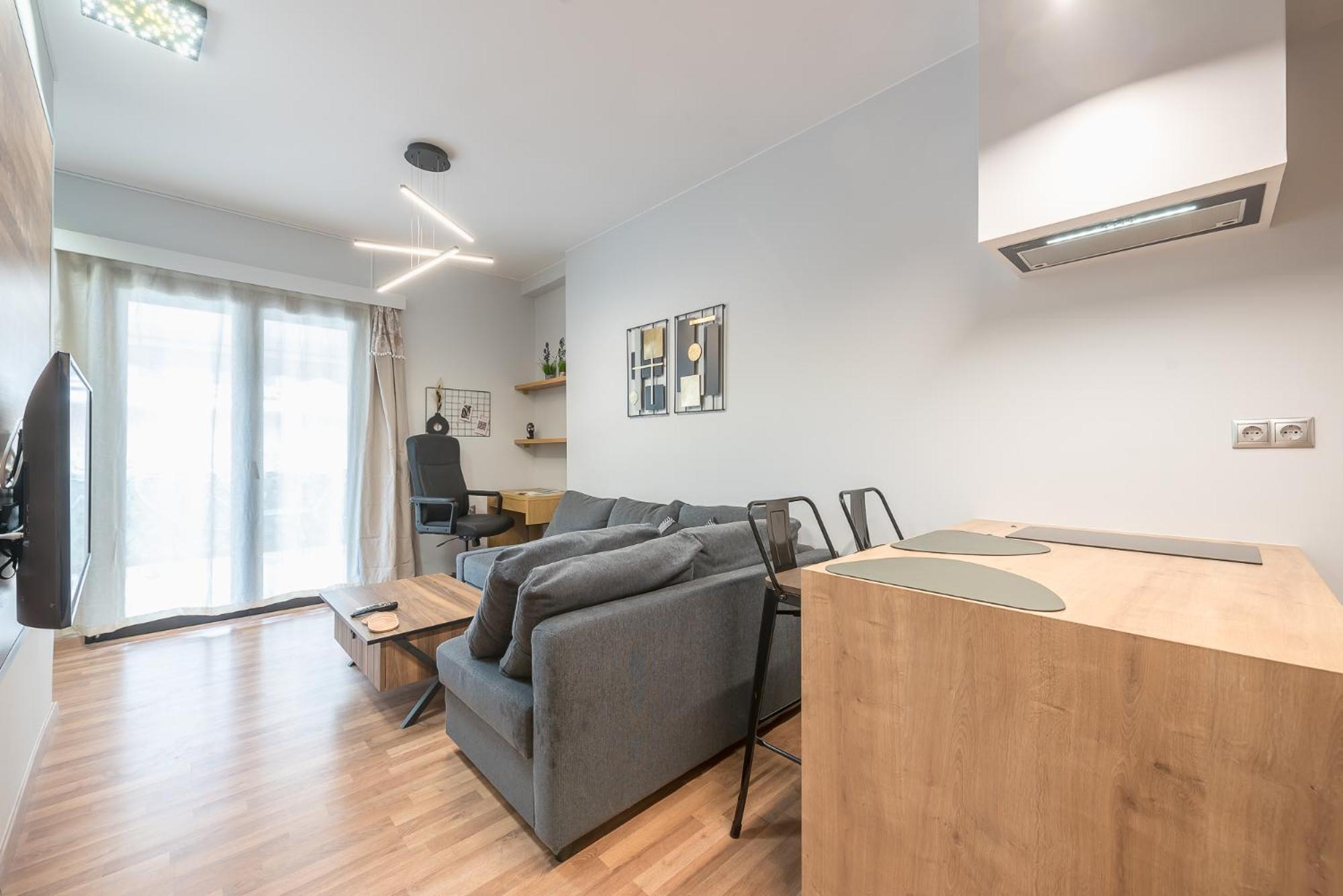 Newly Renovated Loft 1 Min Walk From Metro By Cloudkeys Atina